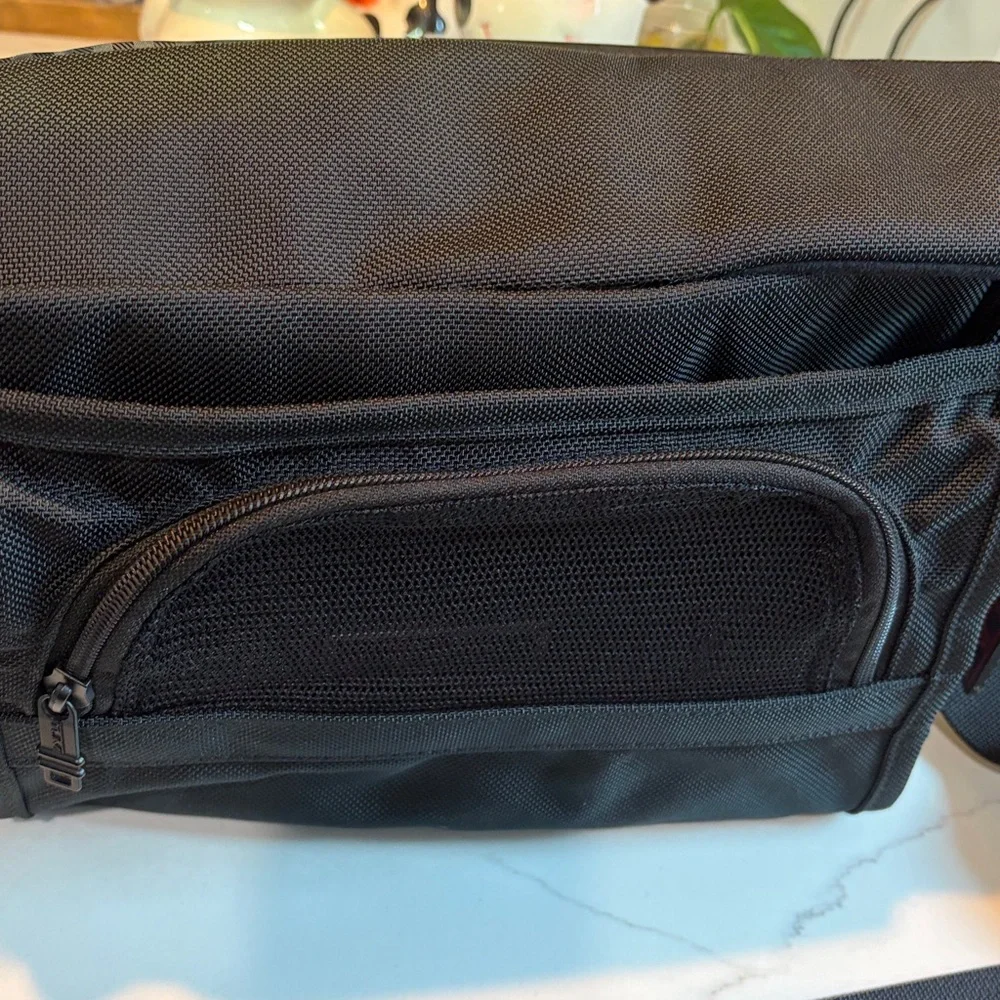 Tumi Ballistic Nylon Messenger Bag / with Camera inserts